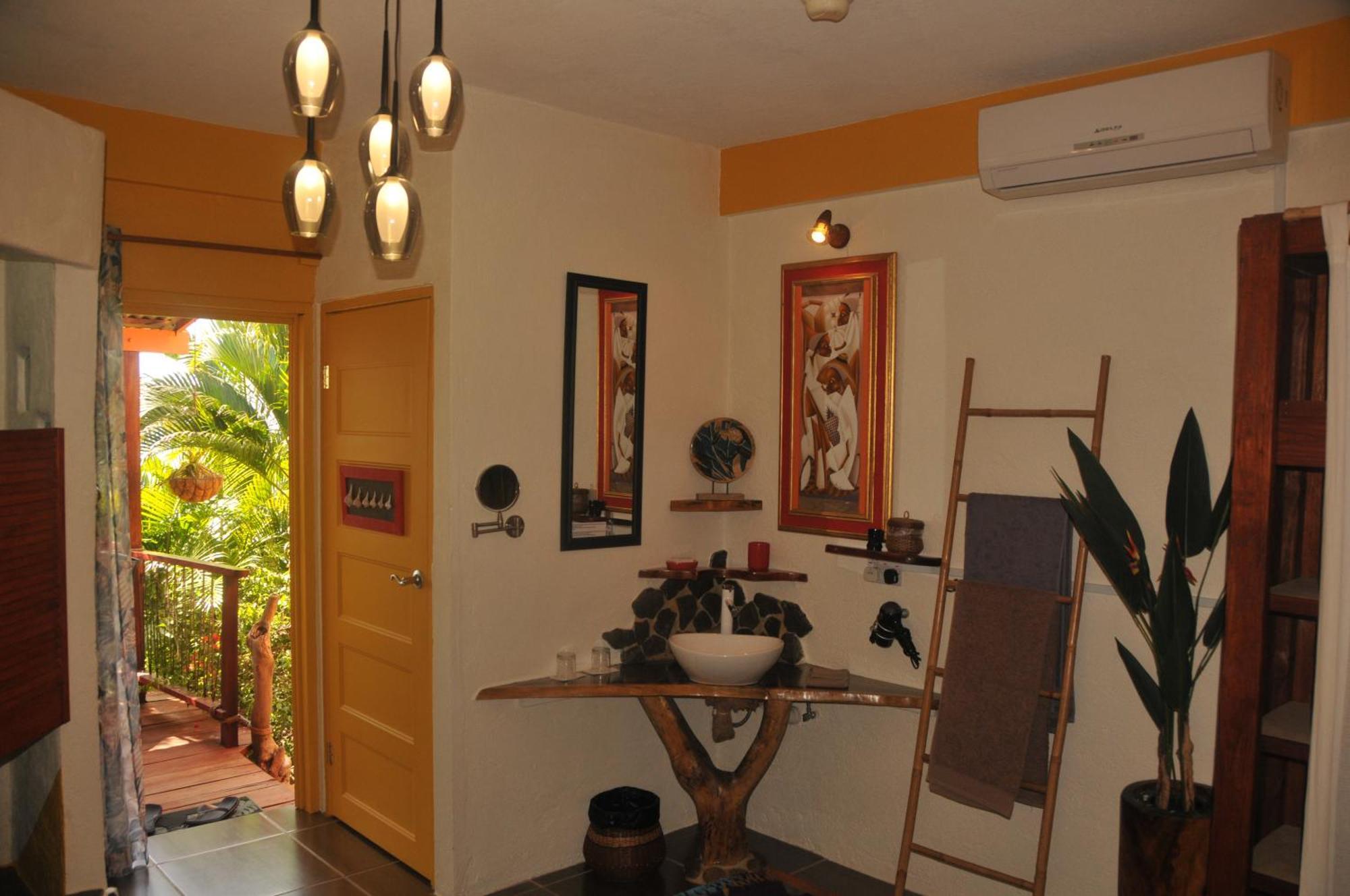 Saint Joseph Mango Island Lodges מראה חיצוני תמונה