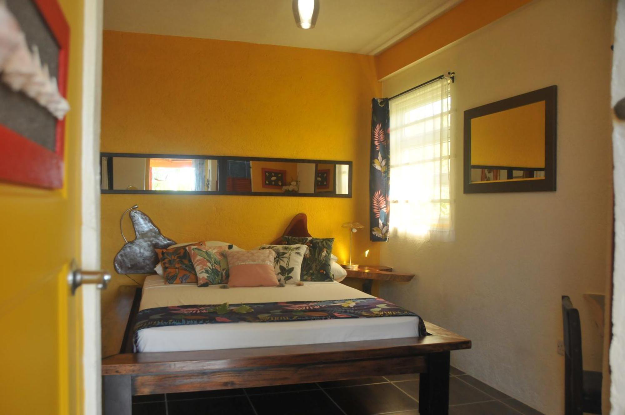 Saint Joseph Mango Island Lodges מראה חיצוני תמונה
